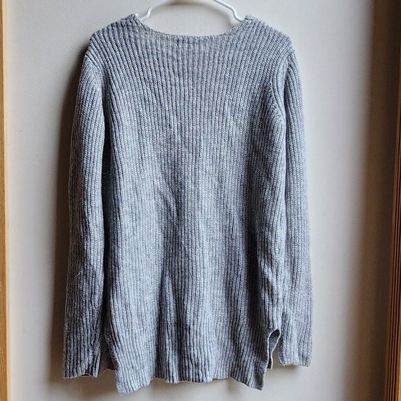 Aeropostale Gray V-Neck Sweater Size Medium - Picture 14 of 14